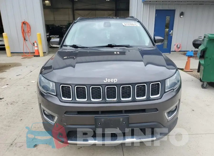 3C4NJDCB2LT208735 Photo# 5