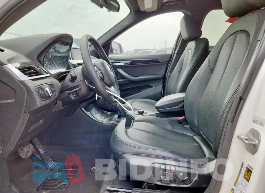 WBXHT3Z38G4A51196 Photo# 7