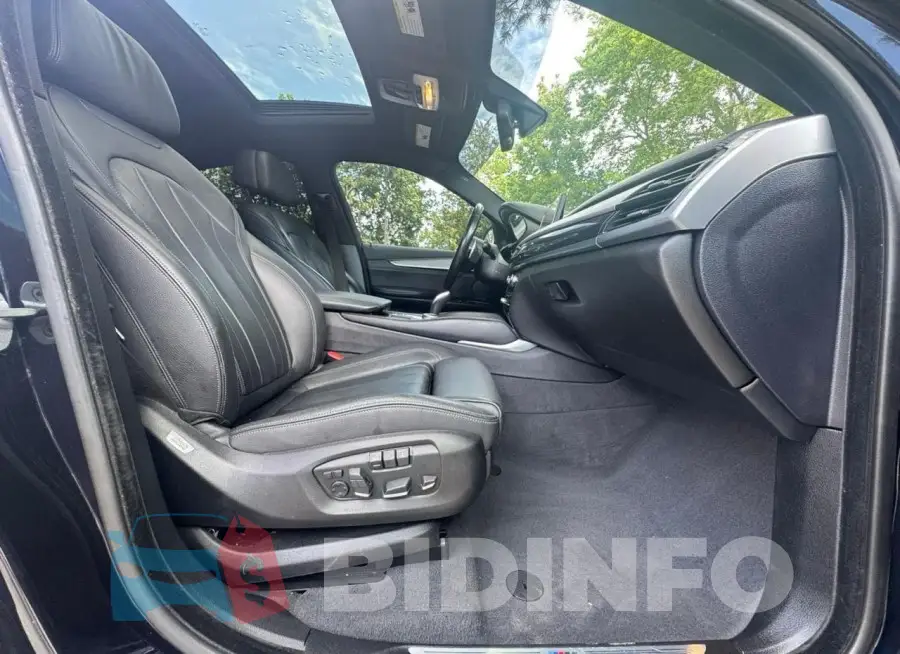 5UXKU2C50J0Z61424 Photo# 5