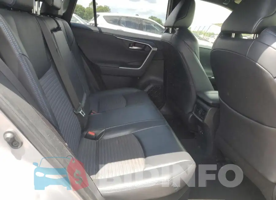JTMEWRFV8LD532945 Photo# 11
