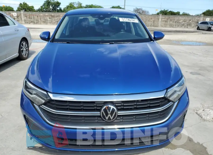 3VW5M7BU2RM031406 Photo# 5