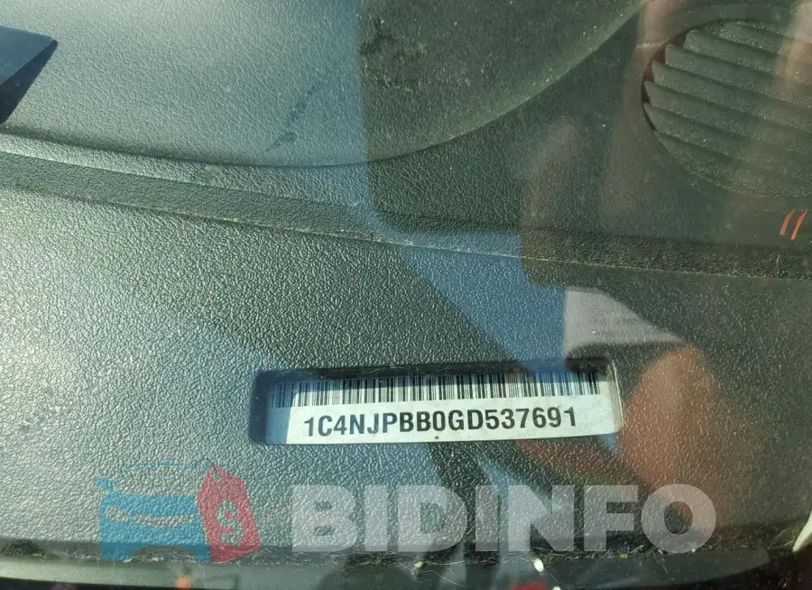 1C4NJPBB0GD537691 Photo# 13