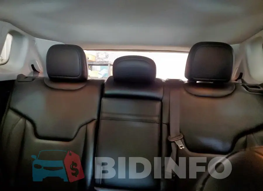 3C4NJDCB6JT458251 Photo# 10