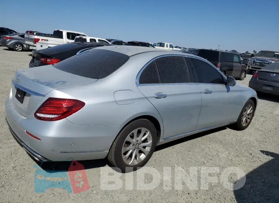 WDDZF4JB4HA216023 Photo# 3