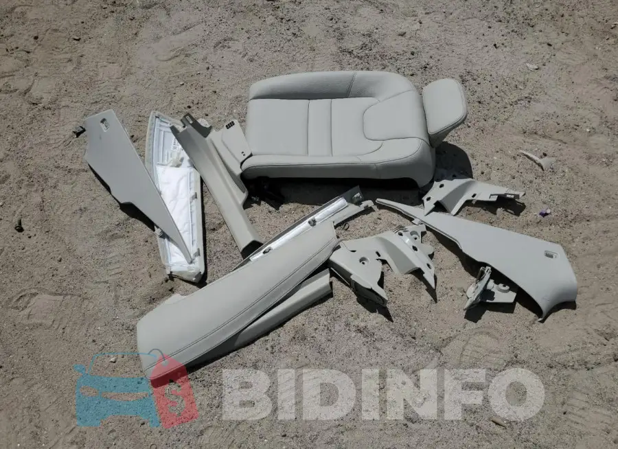 7JRL12TL1RG282747 Photo# 12