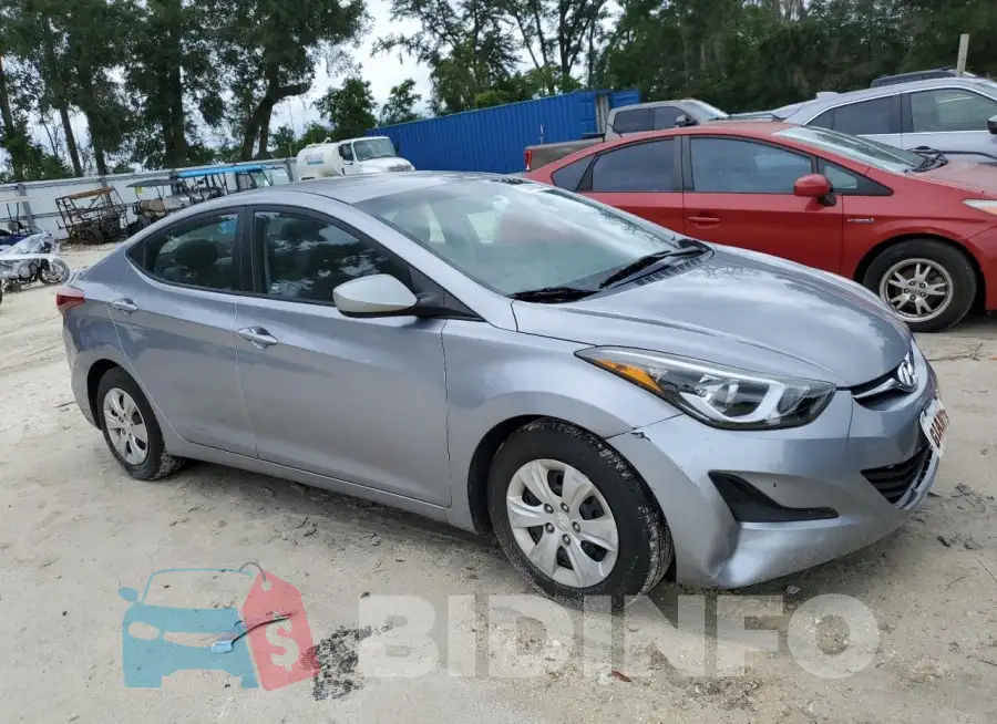 5NPDH4AE5GH702274 Photo# 4