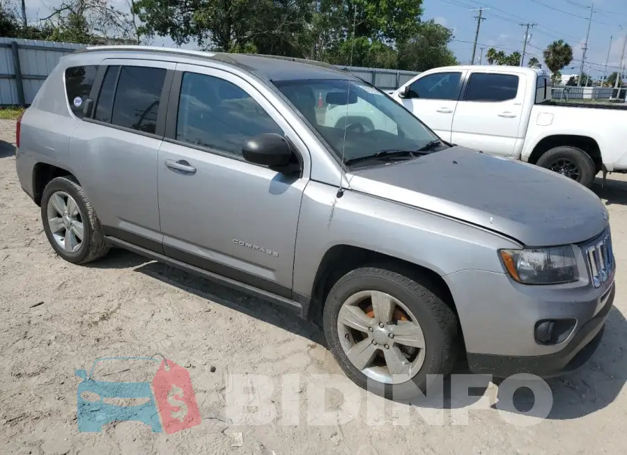1C4NJCBA3GD611556 Photo# 4