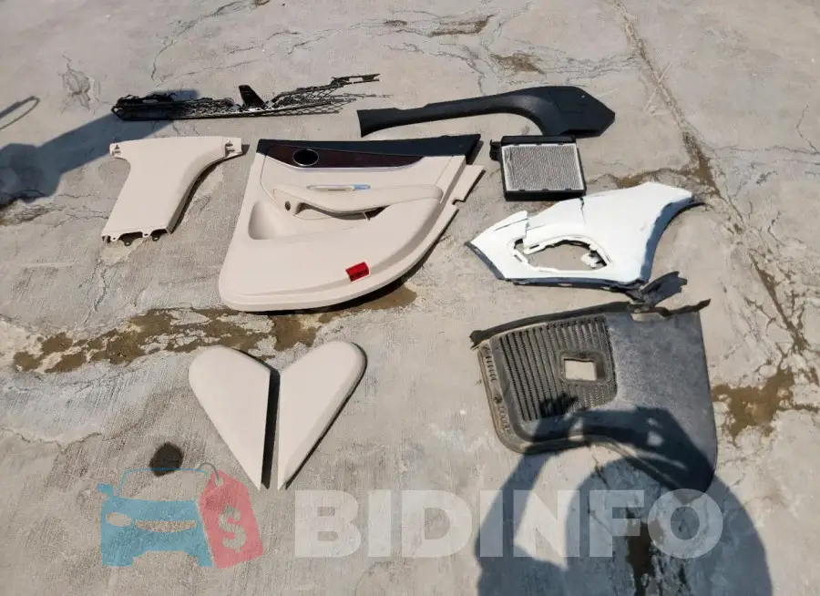 WDC0G4JB8HF180561 Photo# 13