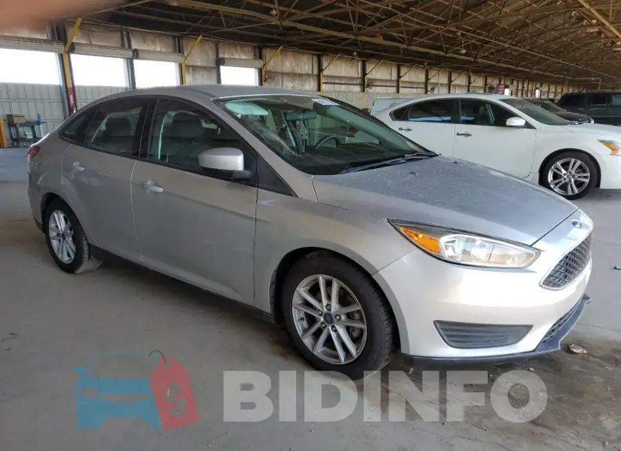 1FADP3F25JL272461 Photo# 4