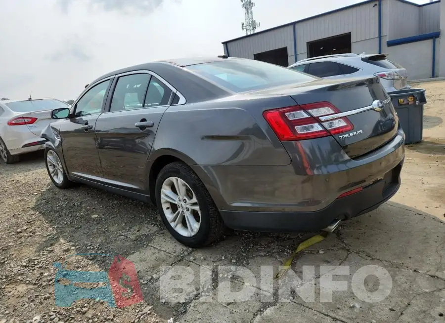 1FAHP2E85JG137622 Photo# 2