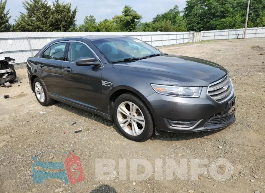 1FAHP2E85JG137622 Photo# 4