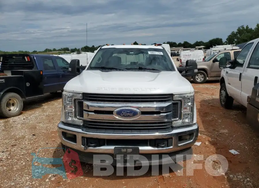 1FT8W3DT2HEF47048 Photo# 5