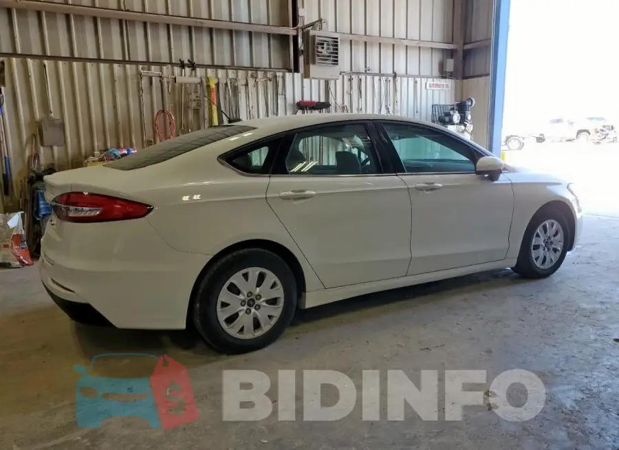 3FA6P0G7XKR250542 Photo# 3
