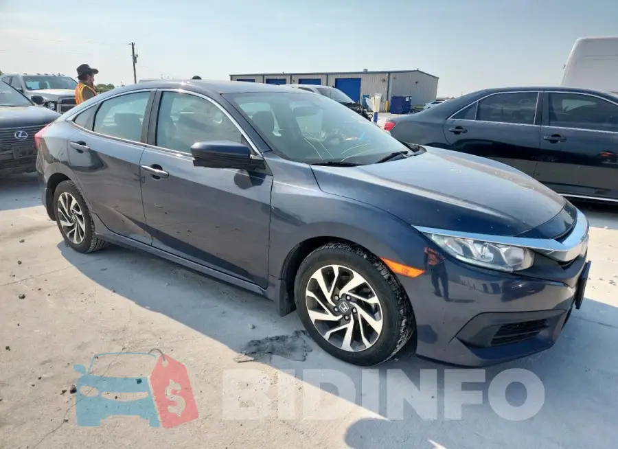 19XFC2F70HE066665 Photo# 4