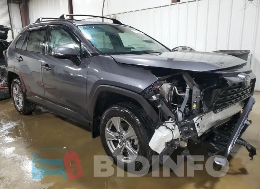 2T3P1RFV3RC424043 Photo# 4