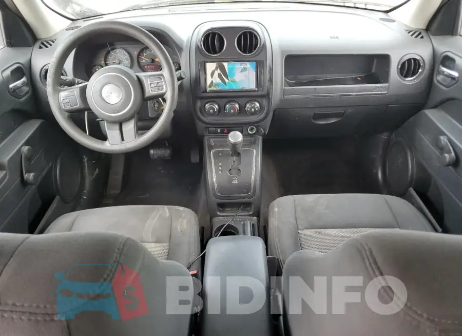 1C4NJPBAXHD213009 Photo# 8