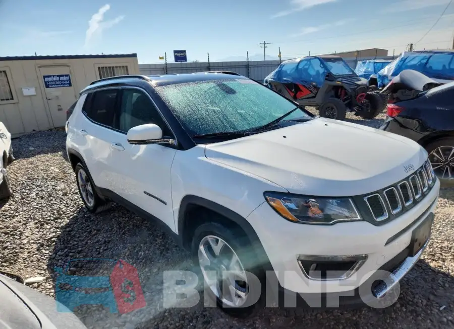 3C4NJDCB5LT245732 Photo# 4