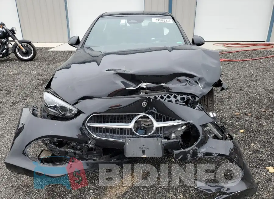 W1KAF4HB8SR262580 Photo# 11