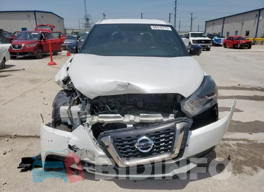 3N1CP5CU5KL542742 Photo# 5
