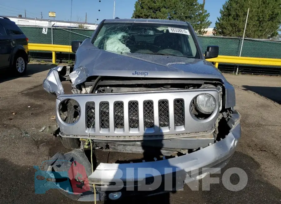 1C4NJRFB1HD181565 Photo# 5