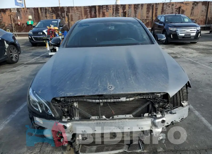 WDDZF6BB7KA572404 Photo# 5