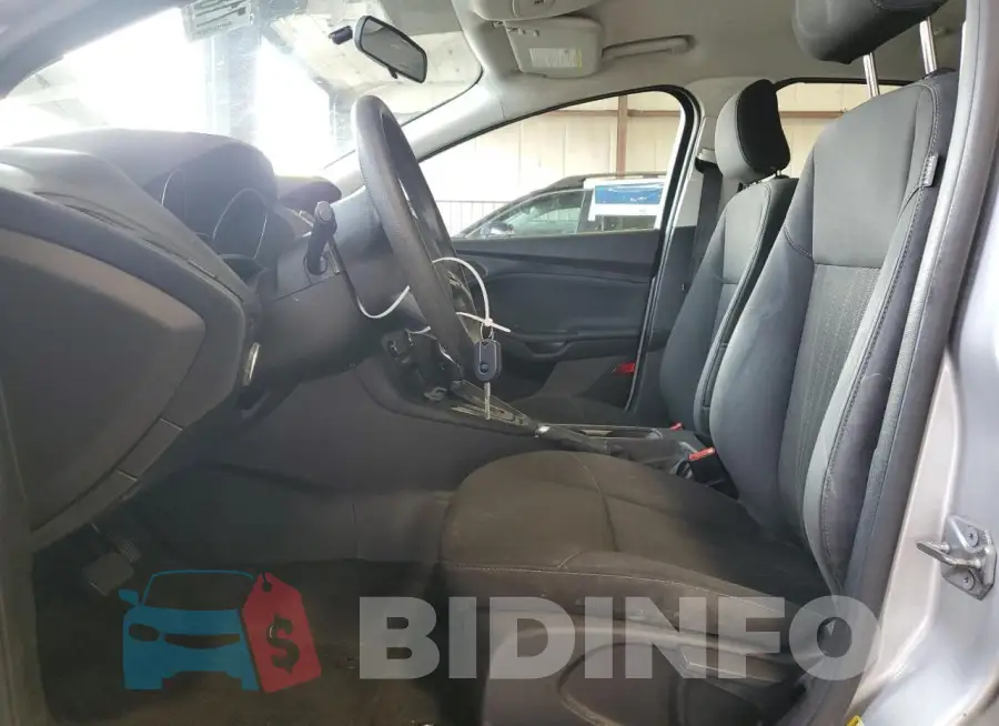 1FADP3E27HL335586 Photo# 7
