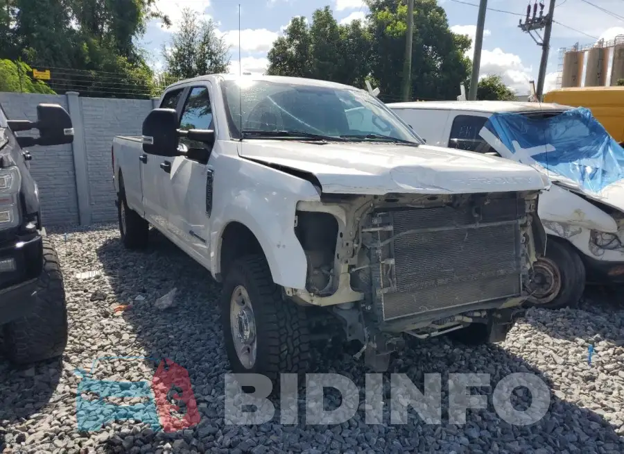 1FT7W2BT2JEB30317 Photo# 4