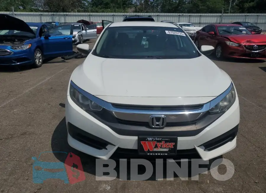 19XFC2F57GE057992 Photo# 5