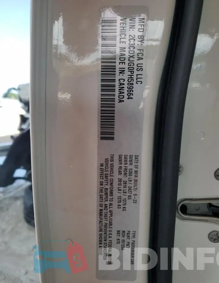 2C3CDXJG0PH589664 Photo# 12