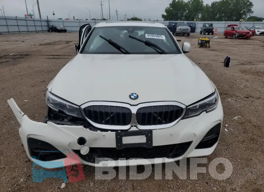3MW5R7J03N8C51933 Photo# 5