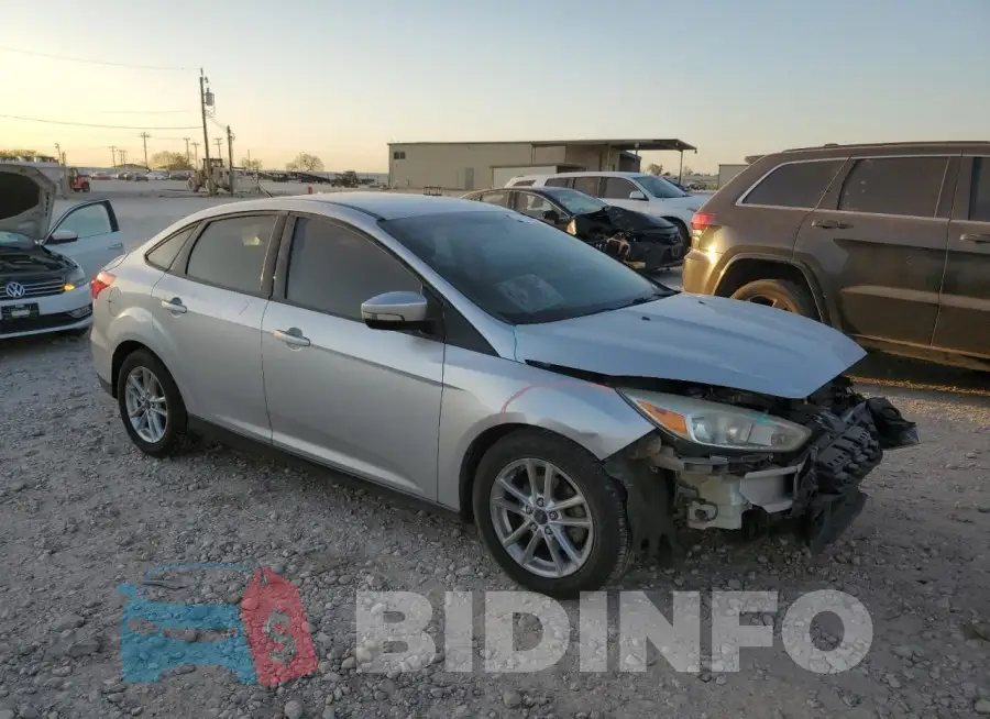 1FADP3F22GL337596 Photo# 4