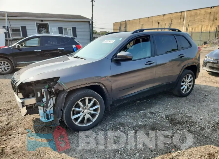1C4PJLCB8JD607817 Photo# 1
