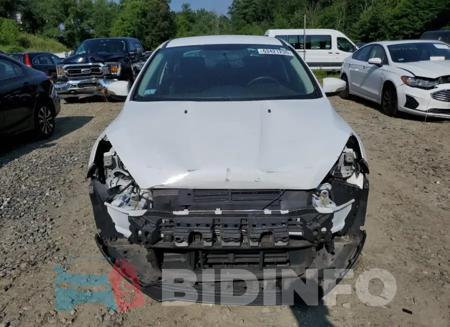 1FADP3FE5JL274270 Photo# 5
