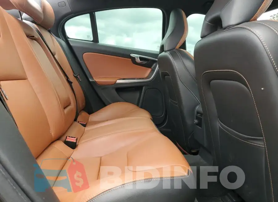 YV126MFK2G1399273 Photo# 10