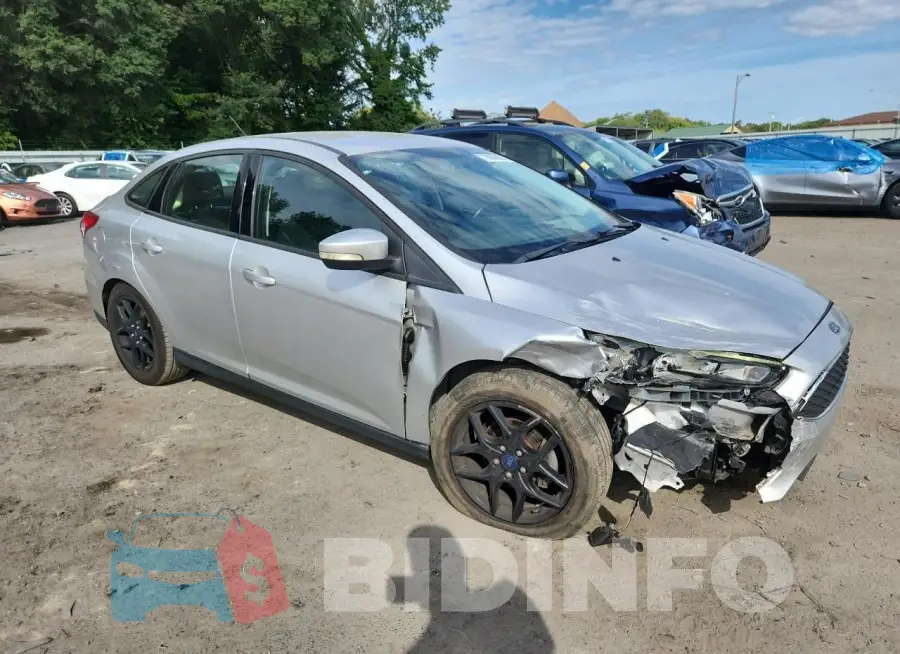 1FADP3F24GL332318 Photo# 4