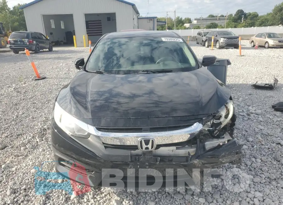 19XFC2F50HE063697 Photo# 5