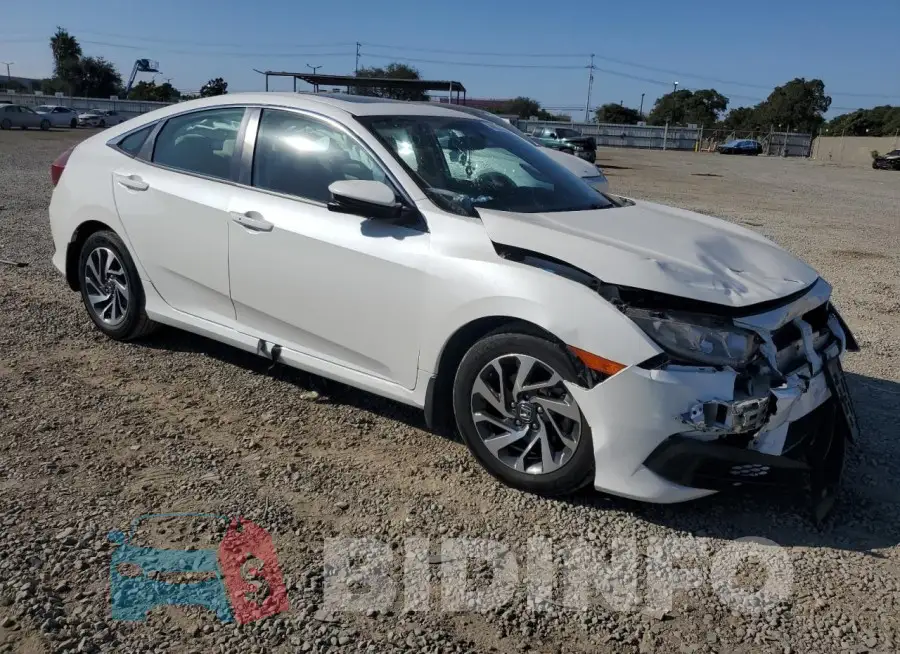 19XFC2F72HE220924 Photo# 4