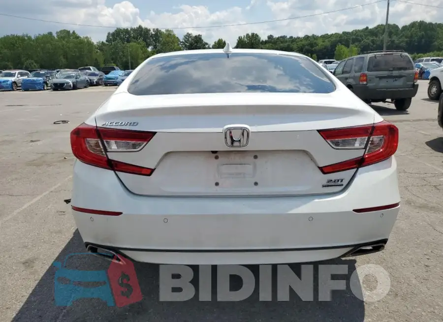 1HGCV2F96JA052682 Photo# 6
