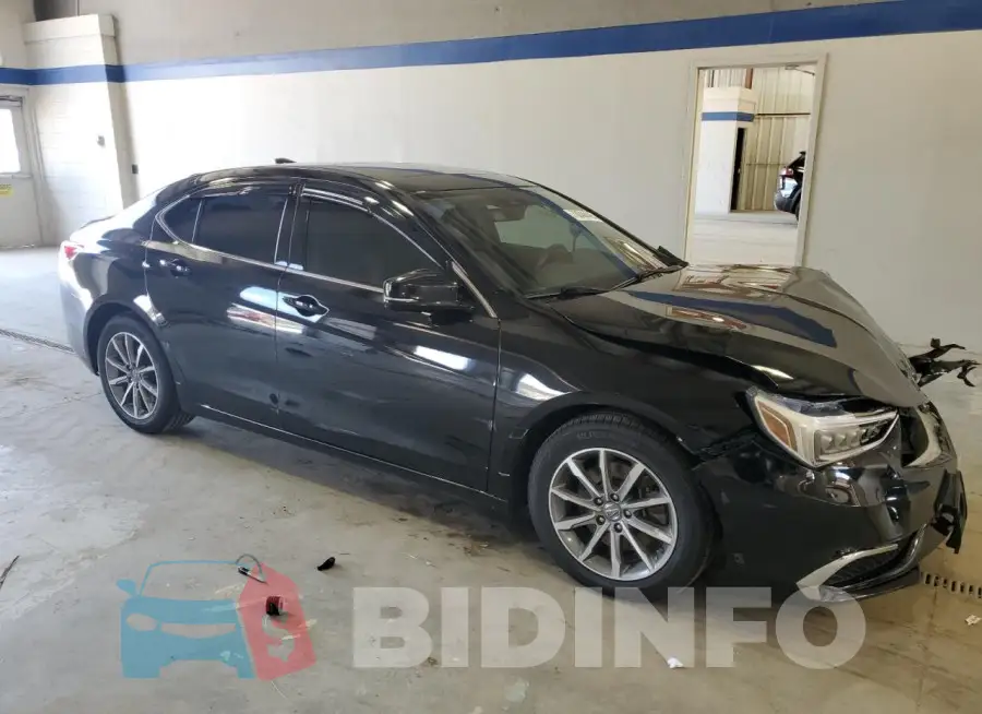 19UUB1F38JA005074 Photo# 4