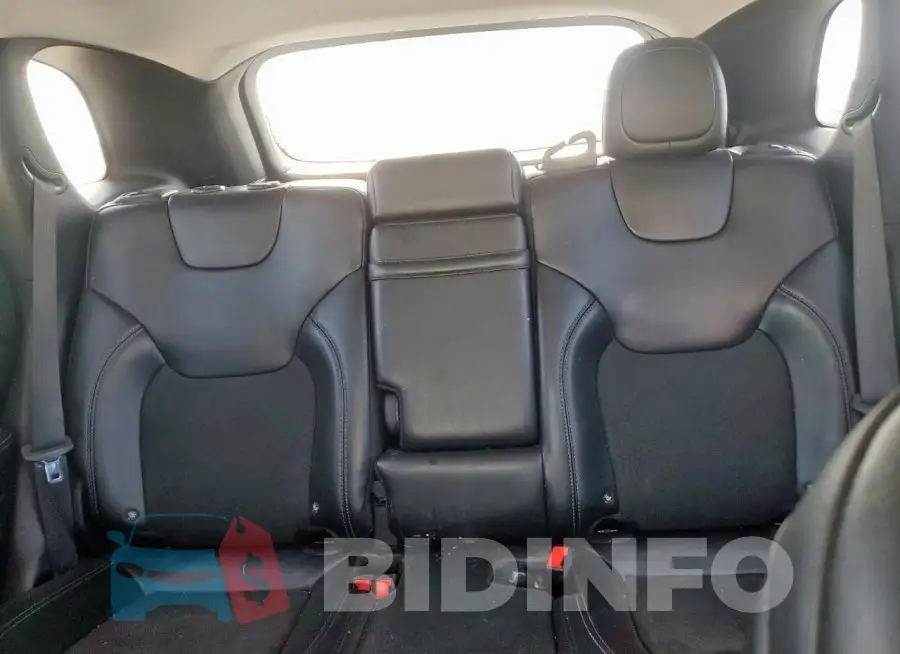 1C4PJLLB4KD184087 Photo# 10