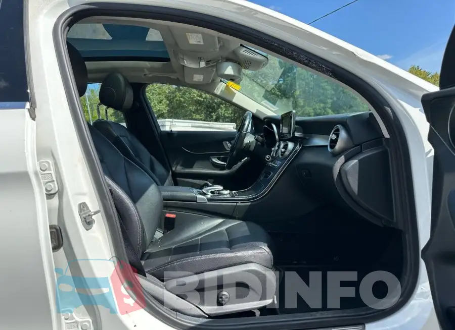 WDDWF4KB6GR148065 Photo# 6