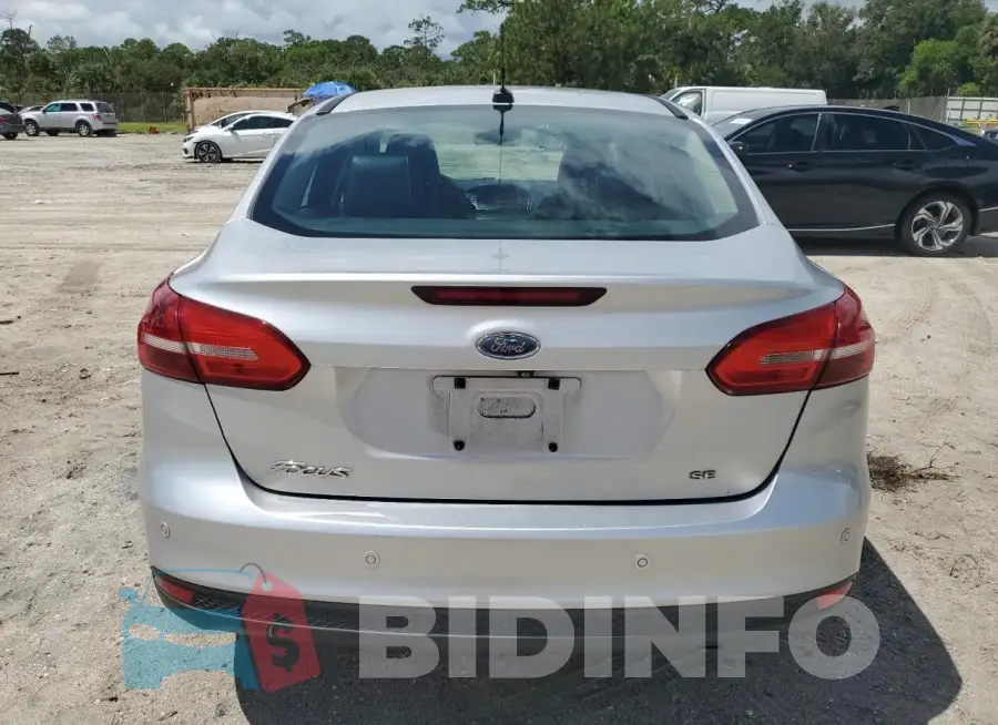 1FADP3F22GL330020 Photo# 6