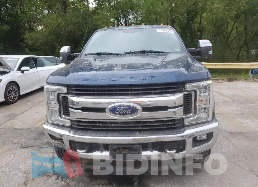 1FT7W2BT2JEB50776 Photo# 5