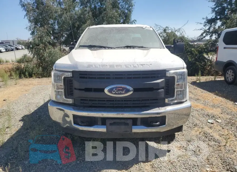 1FT7X2A61JEB30110 Photo# 5