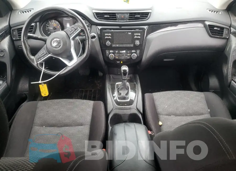 JN1BJ1CR8HW110781 Photo# 8