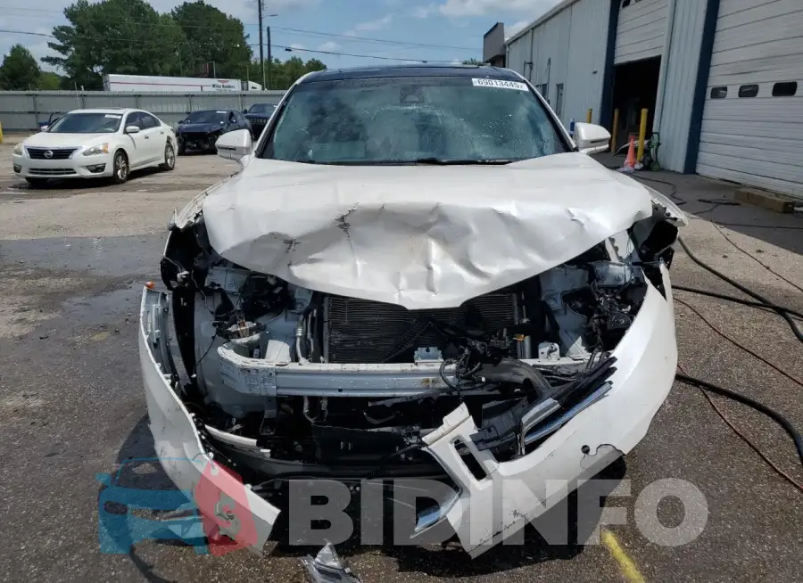 2LMTJ6LRXGBL42748 Photo# 5