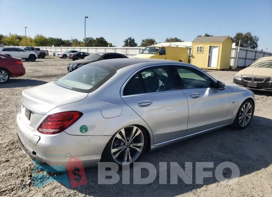 55SWF4HB1HU220944 Photo# 3
