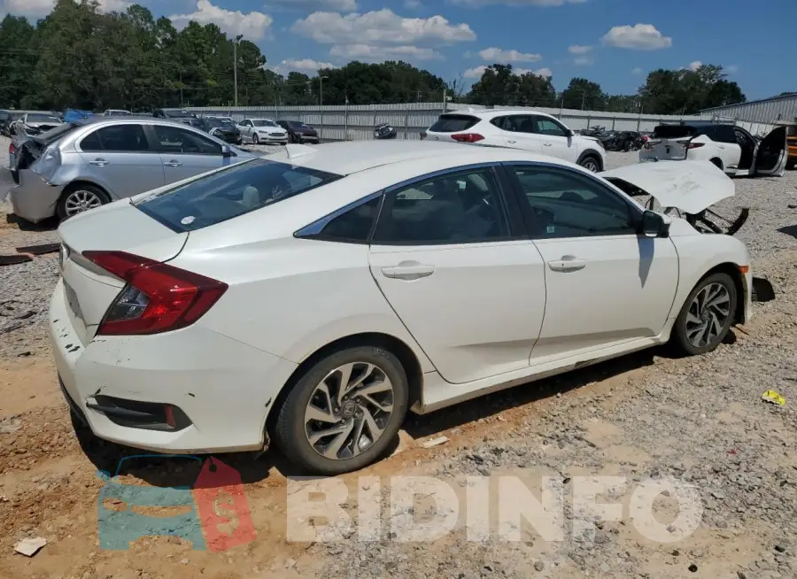 19XFC2F73HE018772 Photo# 3