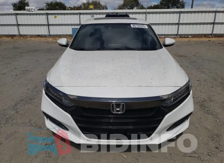 1HGCV2F37KA032583 Photo# 5