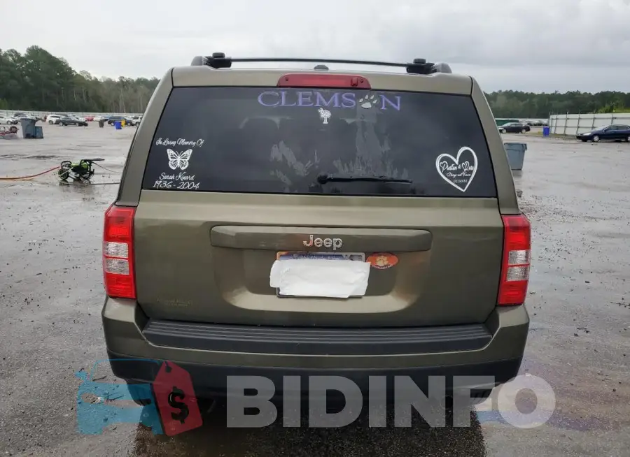 1C4NJPFB5GD590588 Photo# 6